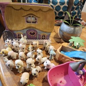 Scribnle Scrubbies Pets Playset with House and Figures